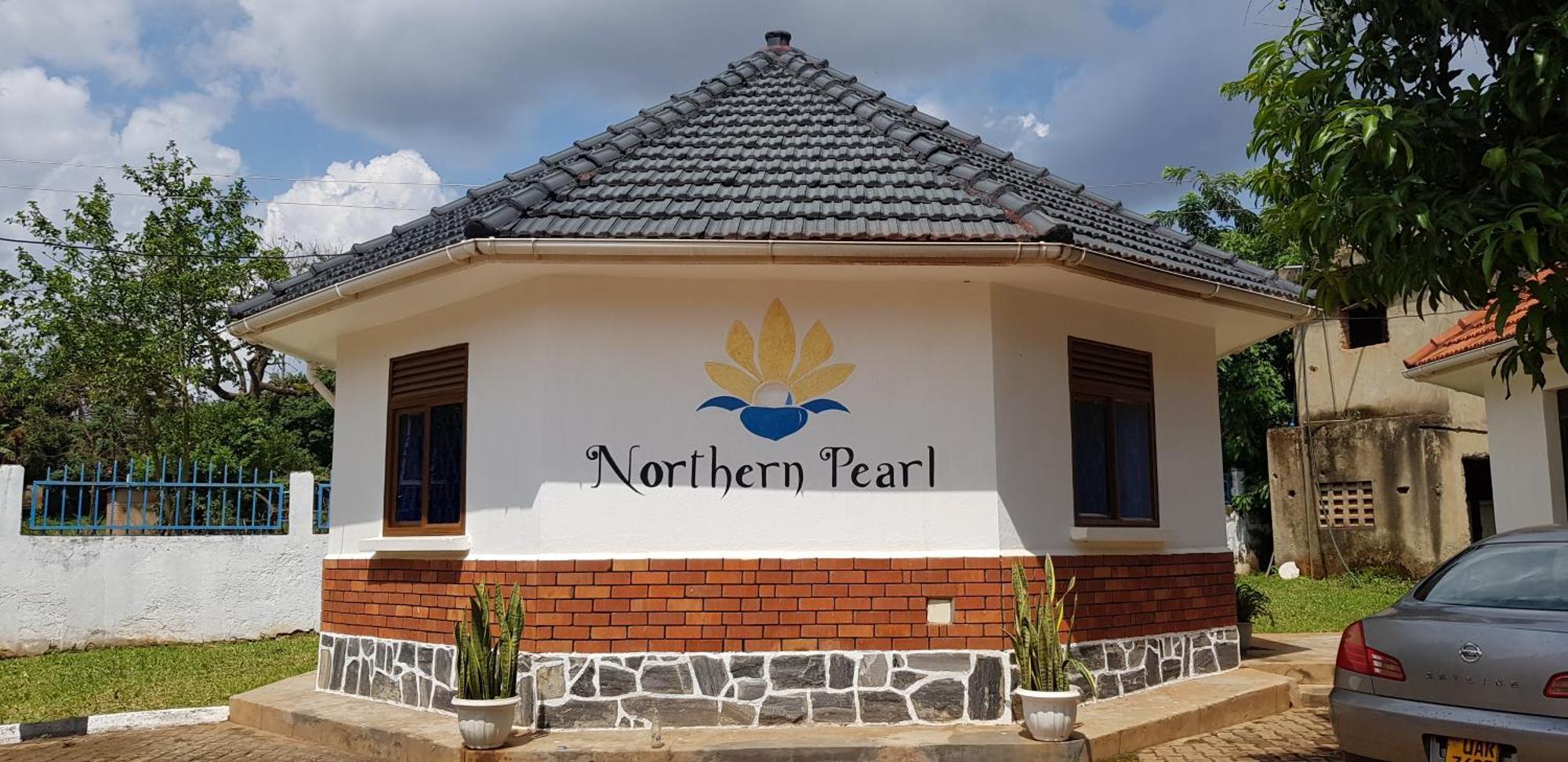 Northern Pearl Gulu Buitenkant foto